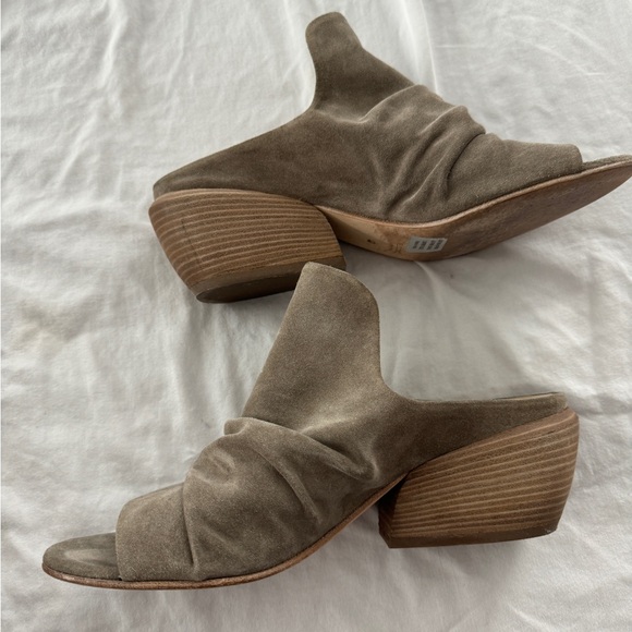 Women’s gray suede Italian made slide size 10 - Picture 5 of 5